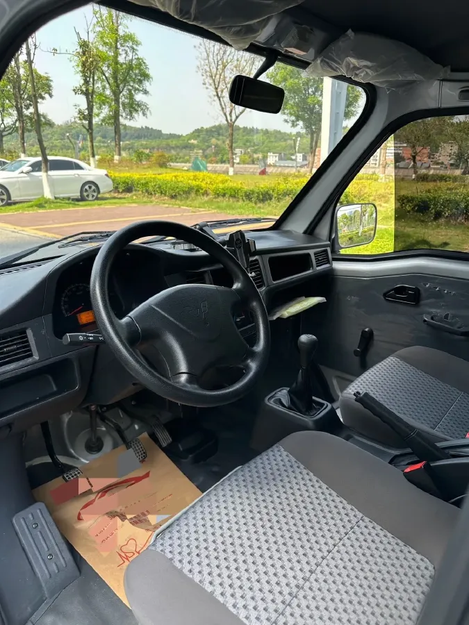 2023 WuLing ZhiGuang 1.5L 102HP L4 5MT,autocango,china used car exporter,china ev exporter,chinese used car exporter,chinese used ev exporter
