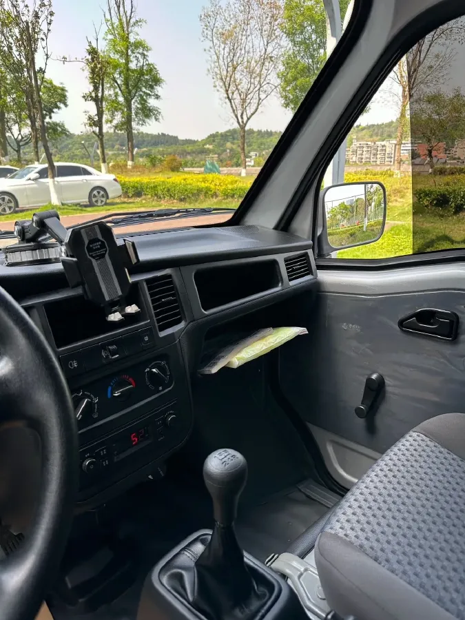 2023 WuLing ZhiGuang 1.5L 102HP L4 5MT,autocango,china used car exporter,china ev exporter,chinese used car exporter,chinese used ev exporter