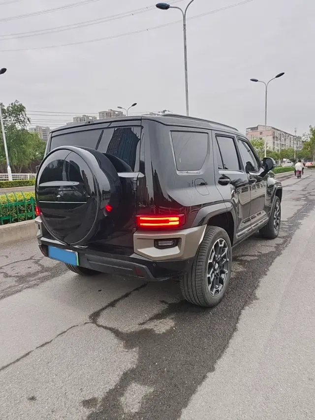 2024 Tank 700 3.0T 360HP V6 9AT PHEV 37.1KWH,autocango,china used car exporter,china ev exporter,chinese used car exporter,chinese used ev exporter
