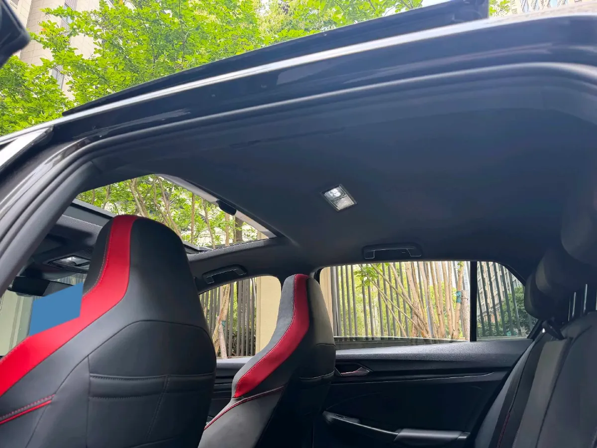 2023 Volkswagen GolfGTI 2.0T 220HP L4 7DCT,autocango,china used car exporter,china ev exporter,chinese used car exporter,chinese used ev exporter