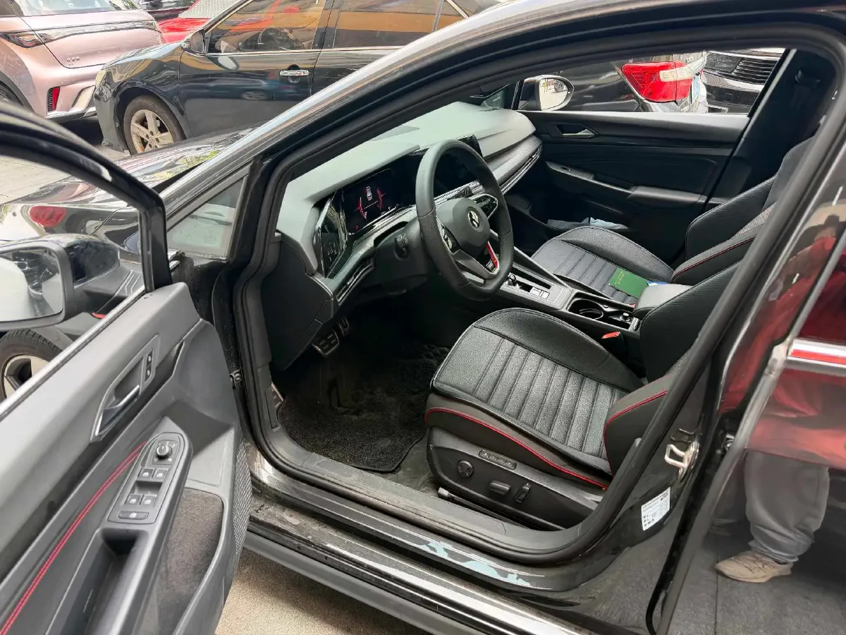 2023 Volkswagen GolfGTI 2.0T 220HP L4 7DCT,autocango,china used car exporter,china ev exporter,chinese used car exporter,chinese used ev exporter