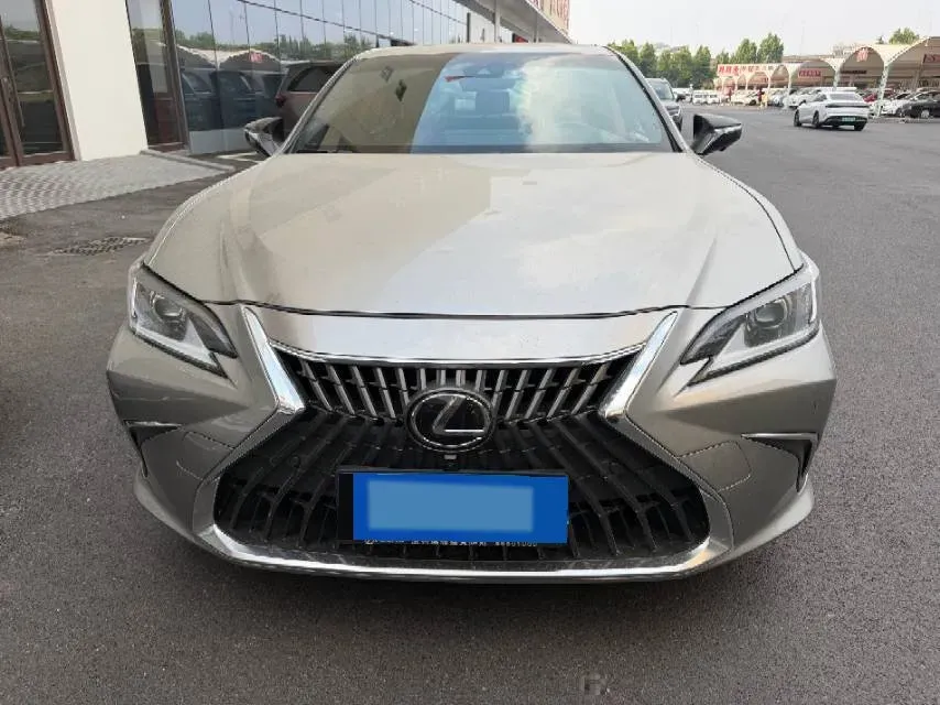 2022 Lexus ES 2.0L 173HP L4 CVT,autocango,china used car exporter,china ev exporter,chinese used car exporter,chinese used ev exporter