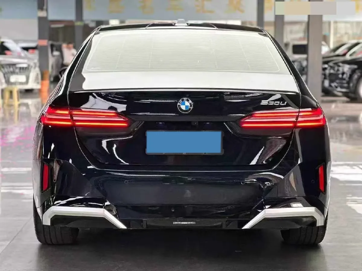 2025 BMW 5 Series 2.0T 258HP L4 8AT,autocango,china used car exporter,china ev exporter,chinese used car exporter,chinese used ev exporter