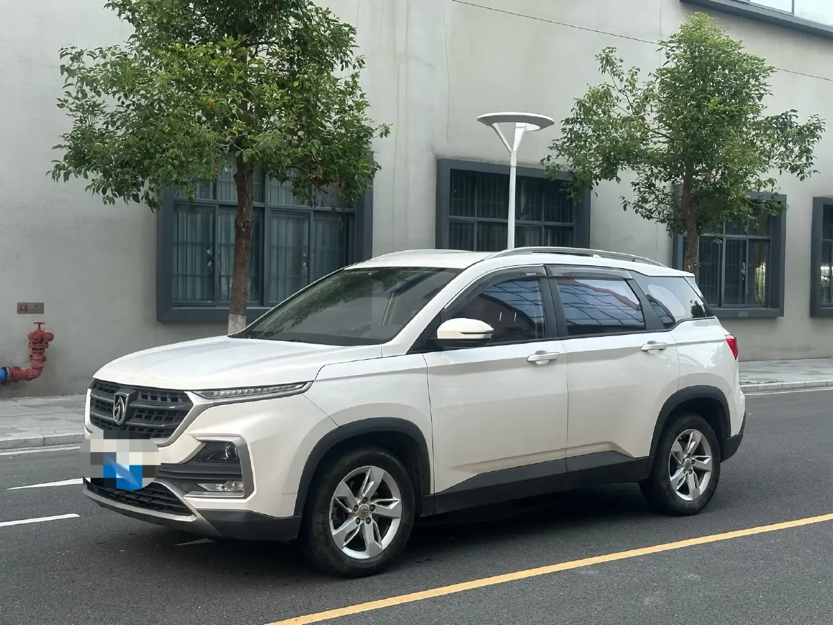 2019 BaoJun 530 1.5T 151HP L4 CVT,autocango,china used car exporter,china ev exporter,chinese used car exporter,chinese used ev exporter