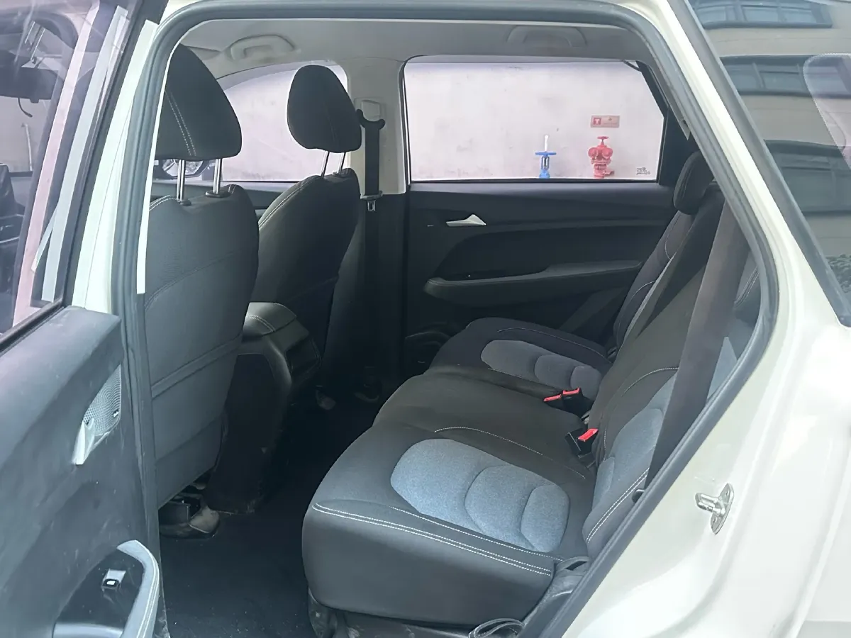 2019 BaoJun 530 1.5T 151HP L4 CVT,autocango,china used car exporter,china ev exporter,chinese used car exporter,chinese used ev exporter