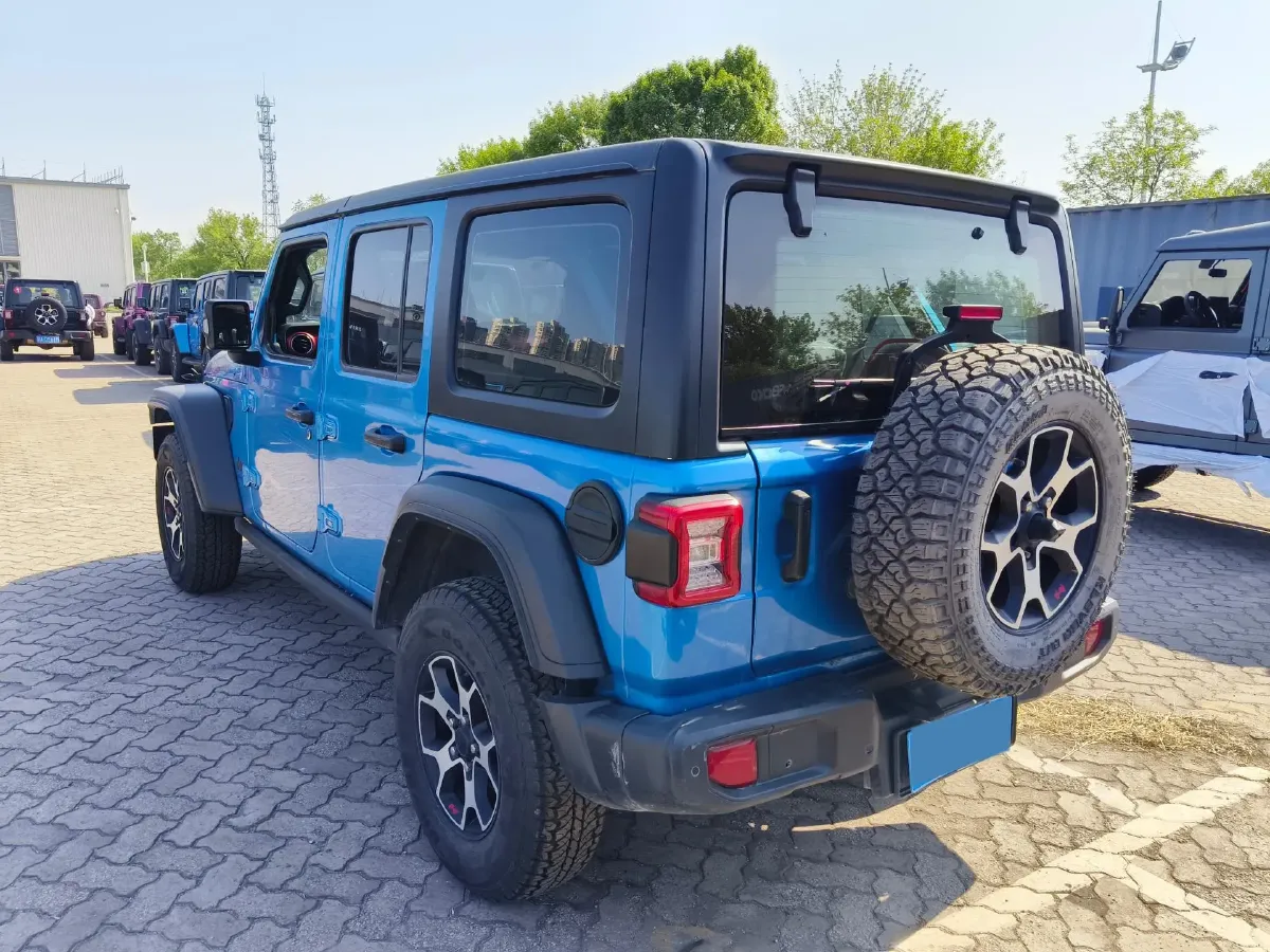 2024 Jeep Wrangler 2.0T 266HP L4 8AT,autocango,china used car exporter,china ev exporter,chinese used car exporter,chinese used ev exporter