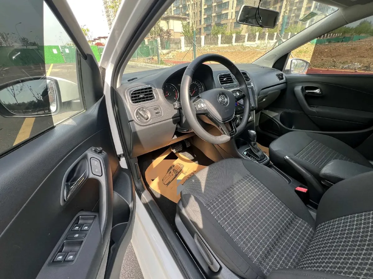 2016 Volkswagen Polo 1.6L 110HP L4 6AT,autocango,china used car exporter,china ev exporter,chinese used car exporter,chinese used ev exporter