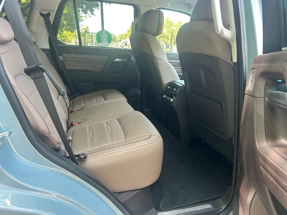 2022 Beijing BJ60 2.0T 267HP L4 8AT,autocango,china used car exporter,china ev exporter,chinese used car exporter,chinese used ev exporter