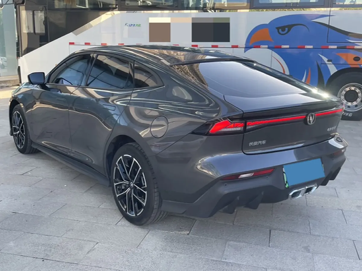 2024 ChangAn UNI-V iDD 1.5L 110HP L4 E-CVT PHEV 18.99KWH,autocango,china used car exporter,china ev exporter,chinese used car exporter,chinese used ev exporter
