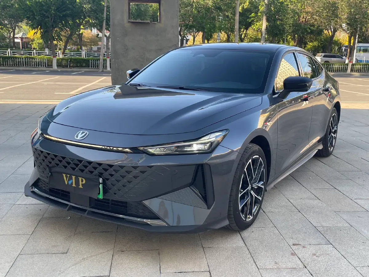 2024 ChangAn UNI-V iDD 1.5L 110HP L4 E-CVT PHEV 18.99KWH,autocango,china used car exporter,china ev exporter,chinese used car exporter,chinese used ev exporter