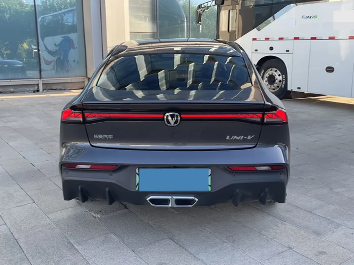 2024 ChangAn UNI-V iDD 1.5L 110HP L4 E-CVT PHEV 18.99KWH,autocango,china used car exporter,china ev exporter,chinese used car exporter,chinese used ev exporter