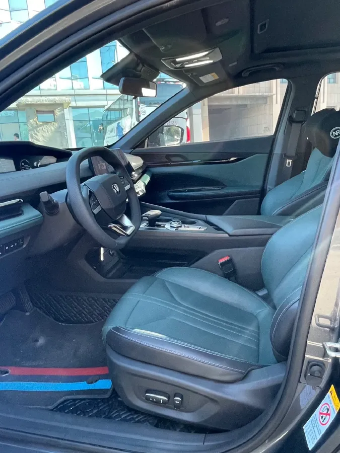 2024 ChangAn UNI-V iDD 1.5L 110HP L4 E-CVT PHEV 18.99KWH,autocango,china used car exporter,china ev exporter,chinese used car exporter,chinese used ev exporter