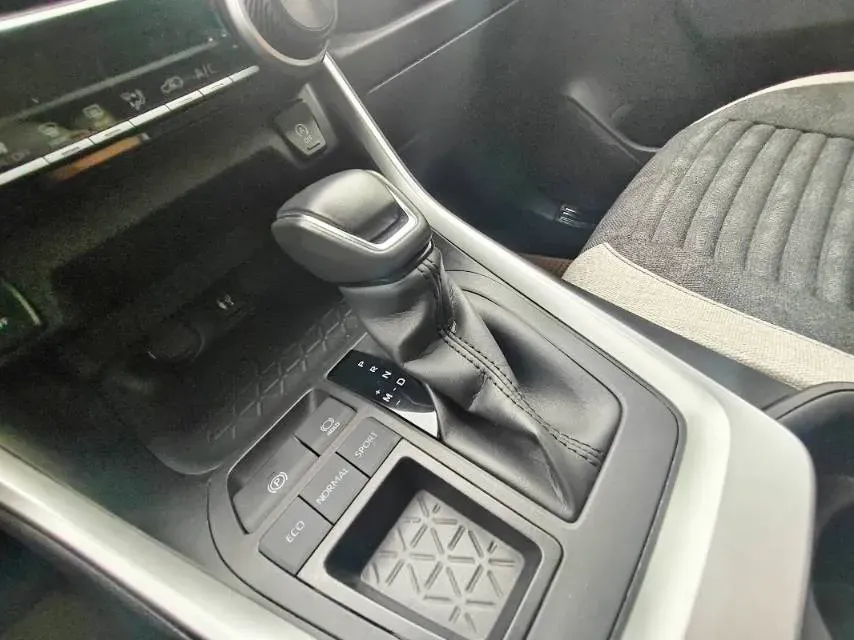 2020 Toyota RAV4 2.0L 171HP L4 CVT,autocango,china used car exporter,china ev exporter,chinese used car exporter,chinese used ev exporter