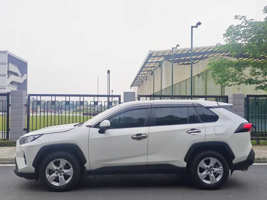 2020 Toyota RAV4 2.0L 171HP L4 CVT,autocango,china used car exporter,china ev exporter,chinese used car exporter,chinese used ev exporter