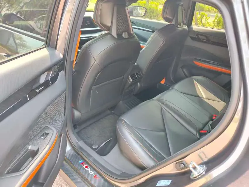 2022 ChangAn UNI-V 1.5T 188HP L4 7DCT,autocango,china used car exporter,china ev exporter,chinese used car exporter,chinese used ev exporter