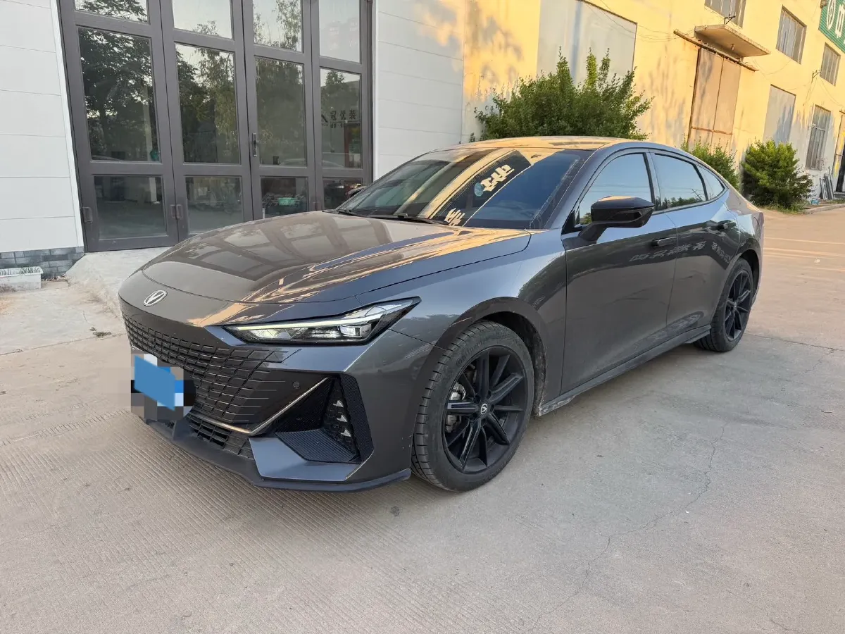 2024 ChangAn UNI-V 1.5T 188HP L4 7DCT,autocango,china used car exporter,china ev exporter,chinese used car exporter,chinese used ev exporter