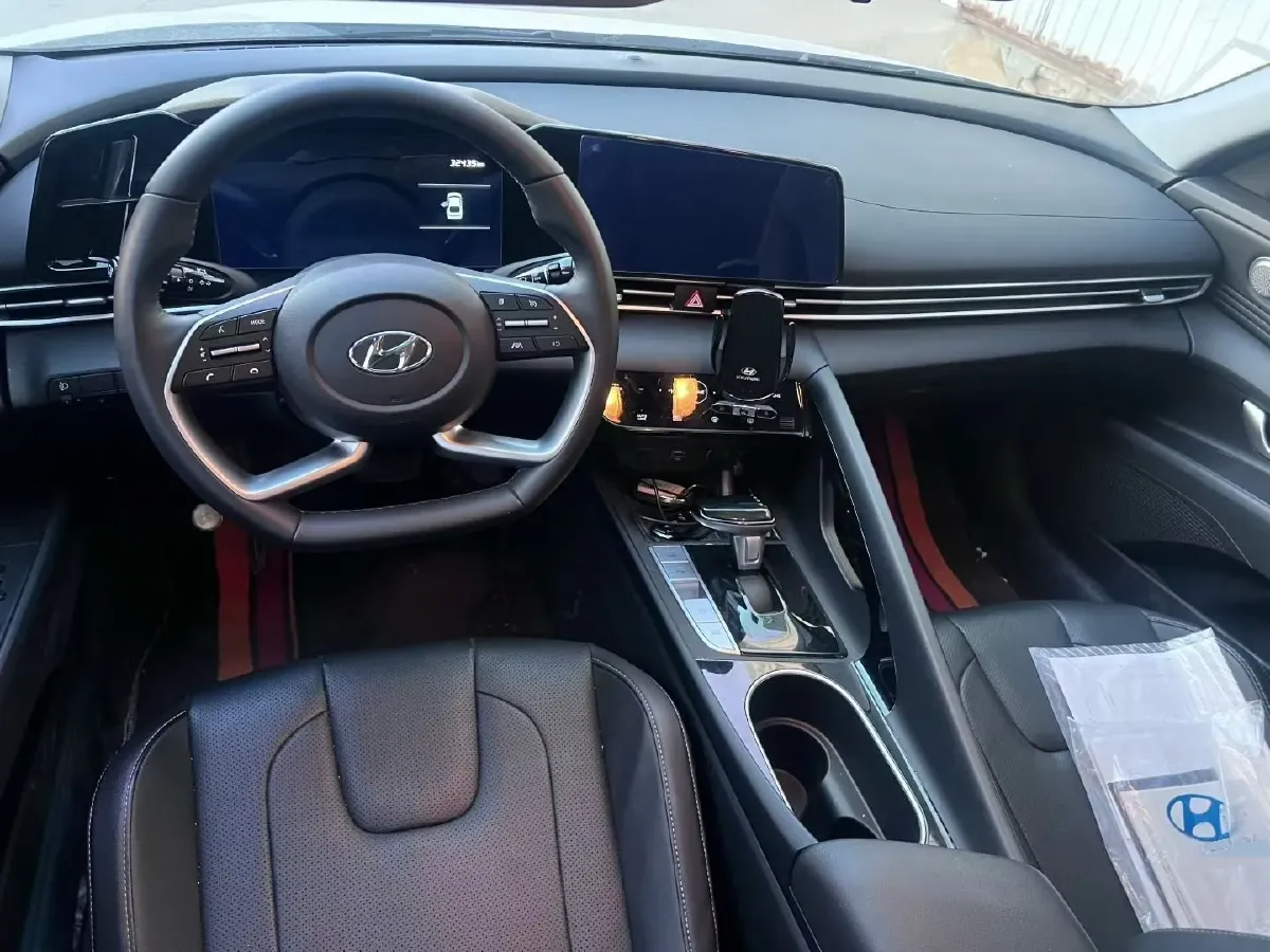 2022 Hyundai Elantra 1.5L 115HP L4 CVT,autocango,china used car exporter,china ev exporter,chinese used car exporter,chinese used ev exporter