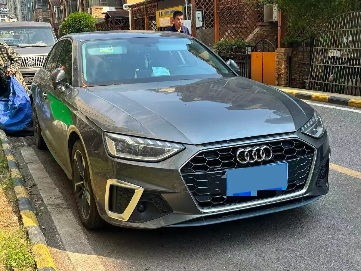 2020 Audi A4L 2.0T 190HP L4 7DCT,autocango,china used car exporter,china ev exporter,chinese used car exporter,chinese used ev exporter