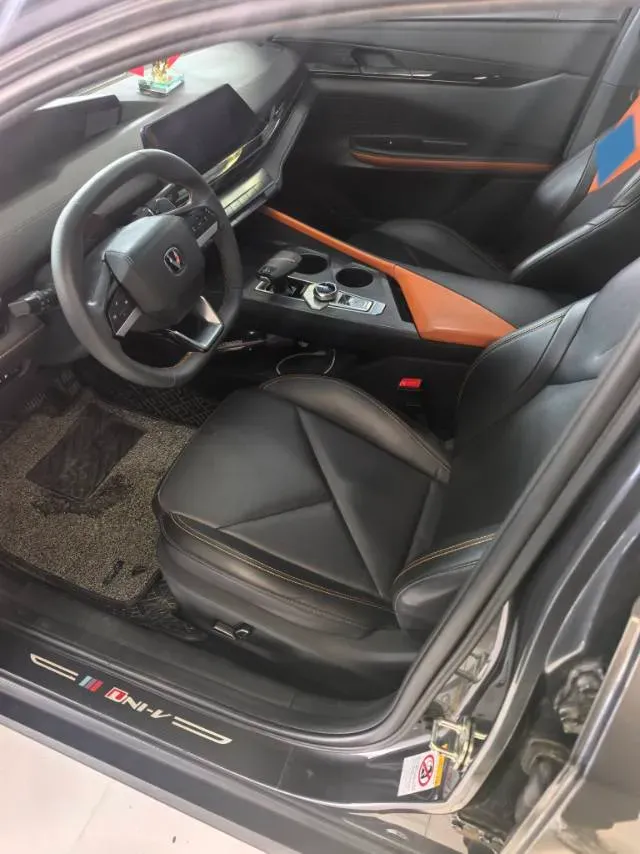 2023 ChangAn UNI-V 1.5T 188HP L4 7DCT,autocango,china used car exporter,china ev exporter,chinese used car exporter,chinese used ev exporter