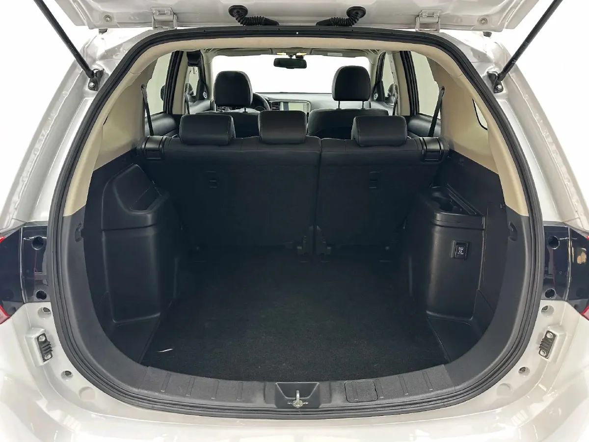 2020 Mitsubishi Outlander 2.0L 166HP L4 CVT,autocango,china used car exporter,china ev exporter,chinese used car exporter,chinese used ev exporter