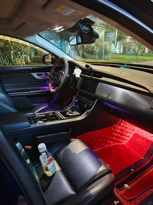 2020 Jaguar XFL 2.0T 200HP L4 8AT,autocango,china used car exporter,china ev exporter,chinese used car exporter,chinese used ev exporter