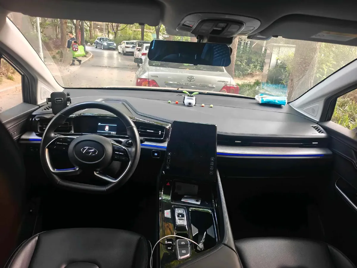 2022 Hyundai Custo 1.5T 170HP L4 8AT,autocango,china used car exporter,china ev exporter,chinese used car exporter,chinese used ev exporter