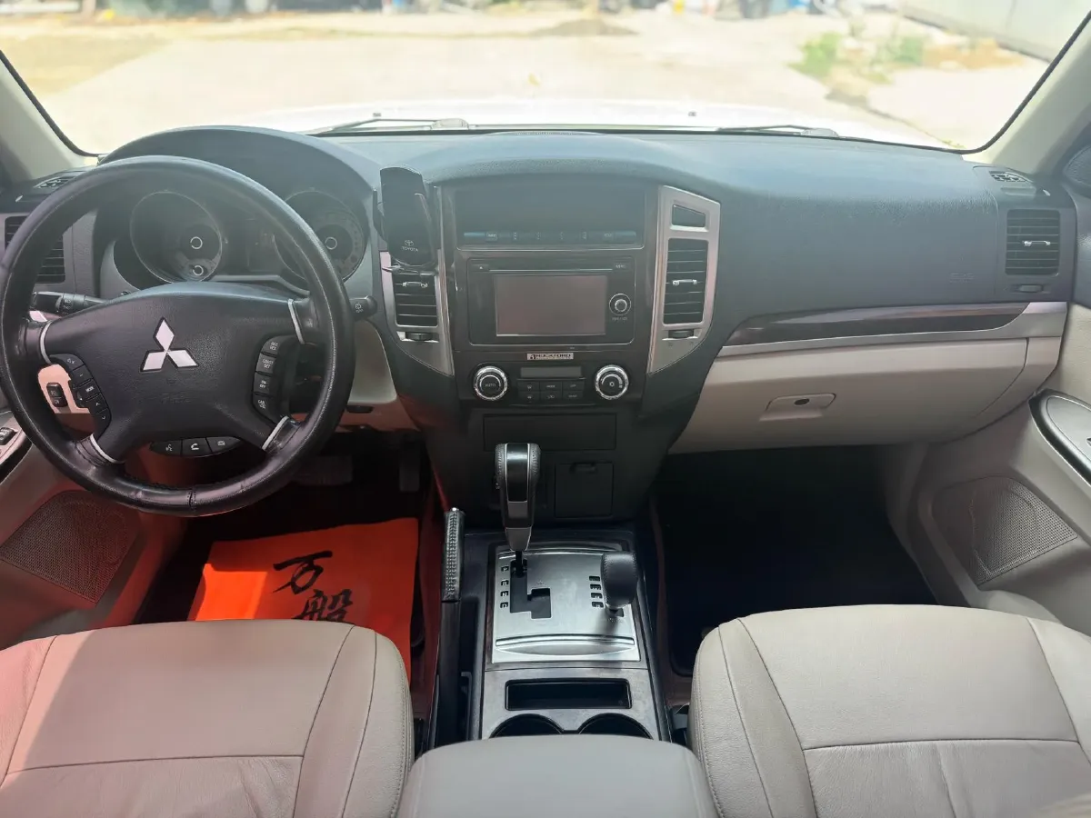 2018 Mitsubishi Pajero 3.0L 174HP V6 5AT,autocango,china used car exporter,china ev exporter,chinese used car exporter,chinese used ev exporter