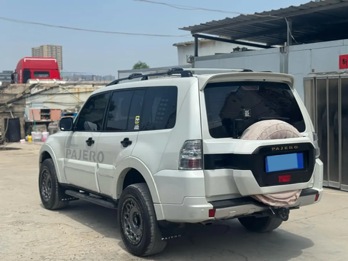 2018 Mitsubishi Pajero 3.0L 174HP V6 5AT,autocango,china used car exporter,china ev exporter,chinese used car exporter,chinese used ev exporter