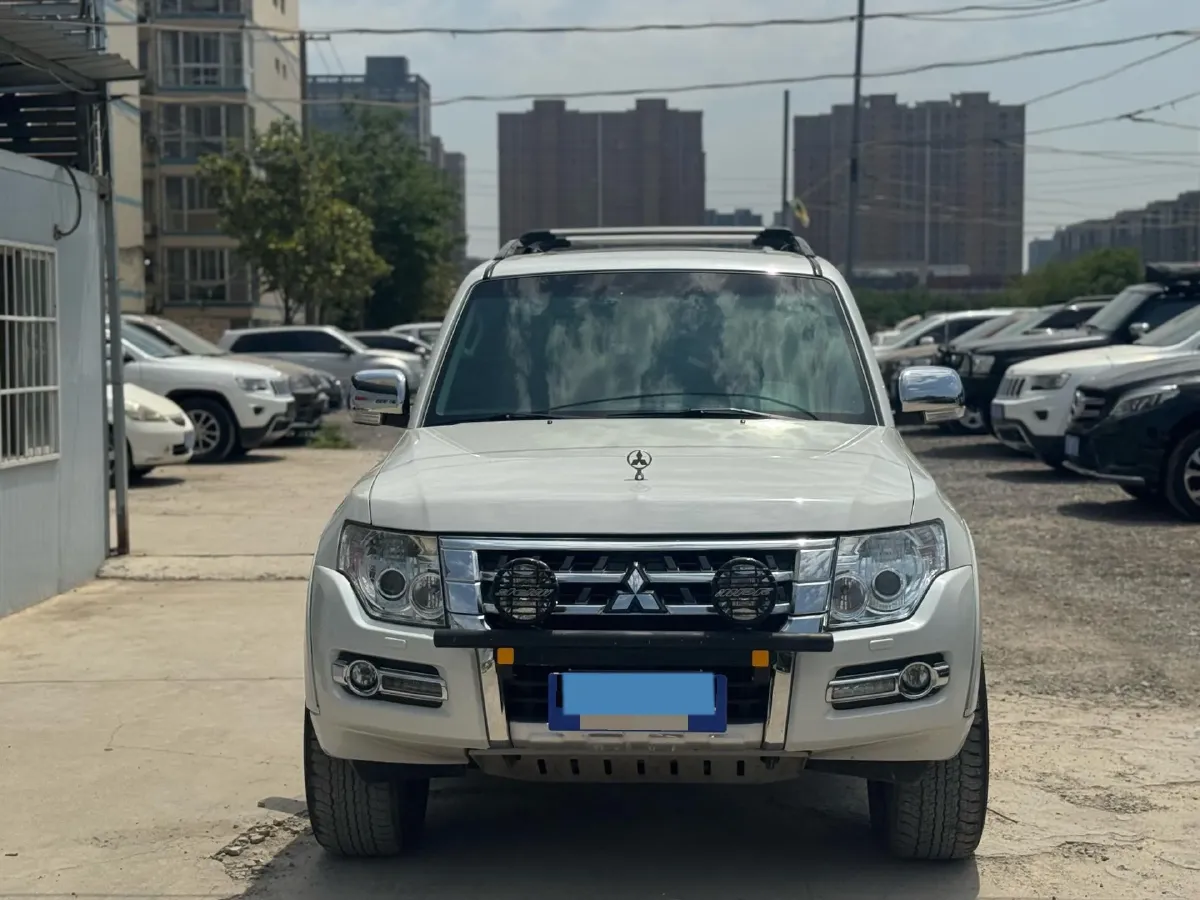 2018 Mitsubishi Pajero 3.0L 174HP V6 5AT,autocango,china used car exporter,china ev exporter,chinese used car exporter,chinese used ev exporter