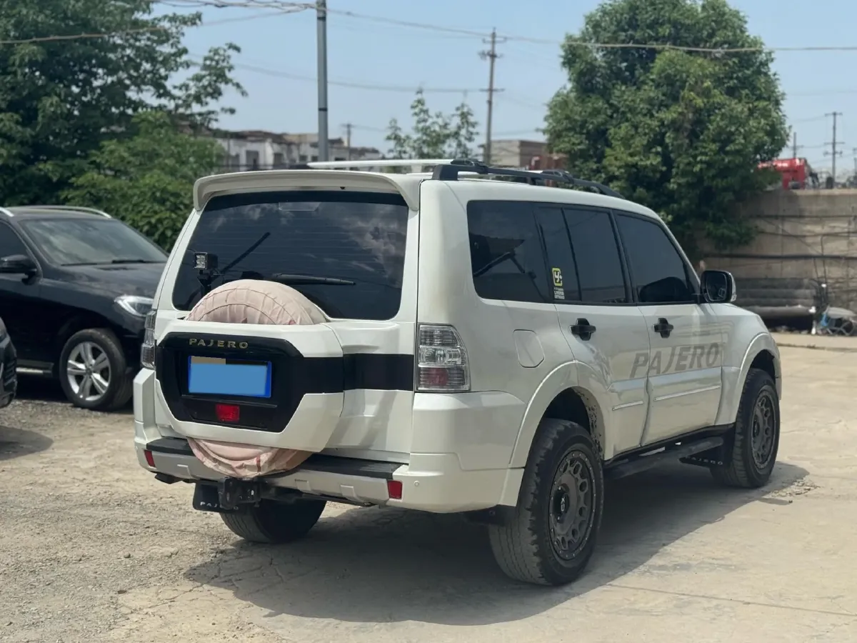 2018 Mitsubishi Pajero 3.0L 174HP V6 5AT,autocango,china used car exporter,china ev exporter,chinese used car exporter,chinese used ev exporter