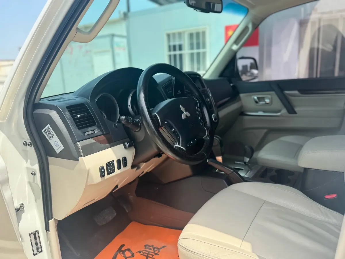 2018 Mitsubishi Pajero 3.0L 174HP V6 5AT,autocango,china used car exporter,china ev exporter,chinese used car exporter,chinese used ev exporter