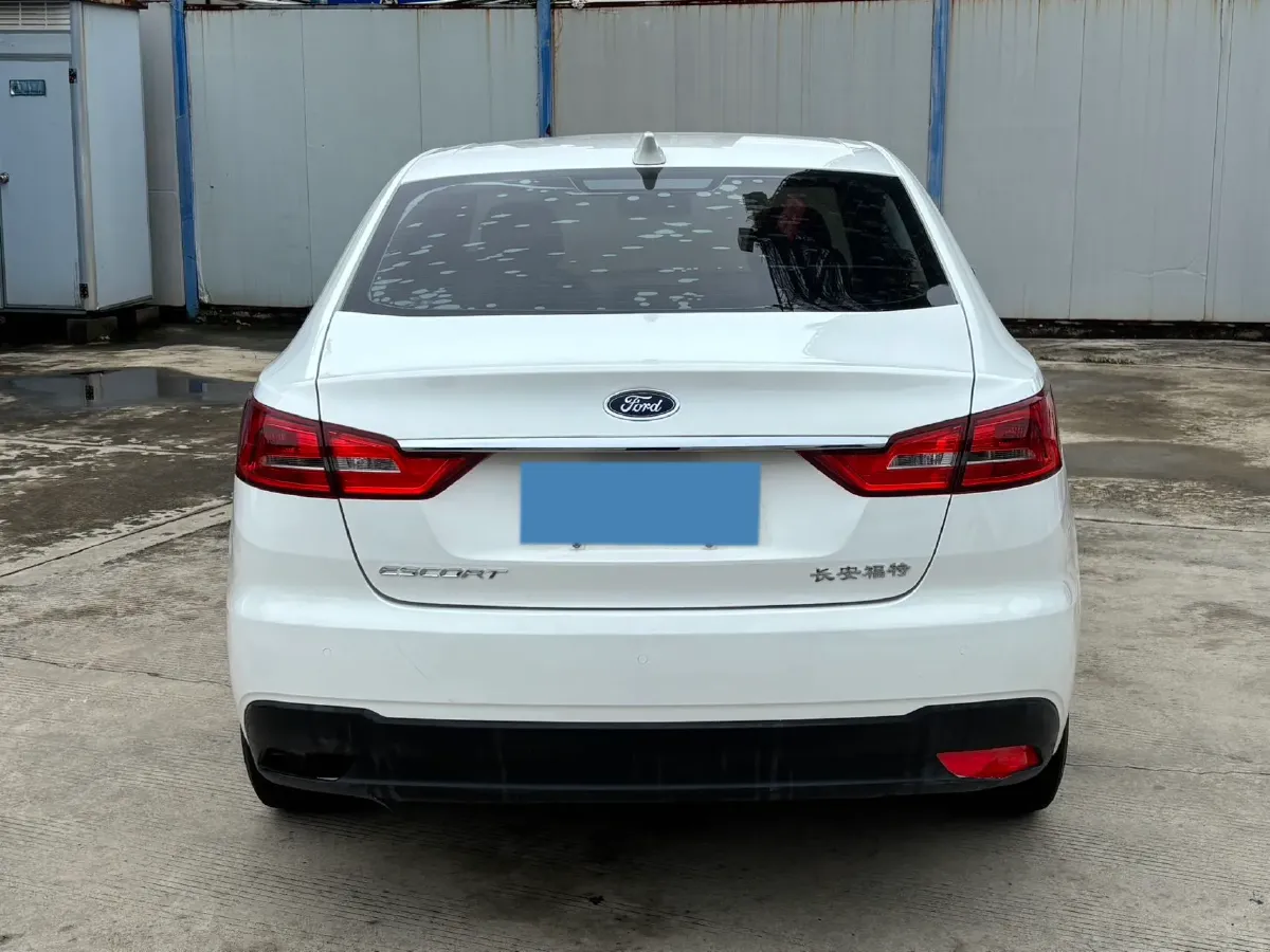 2019 Ford Escort 1.5L 122HP L3 6AT,autocango,china used car exporter,china ev exporter,chinese used car exporter,chinese used ev exporter