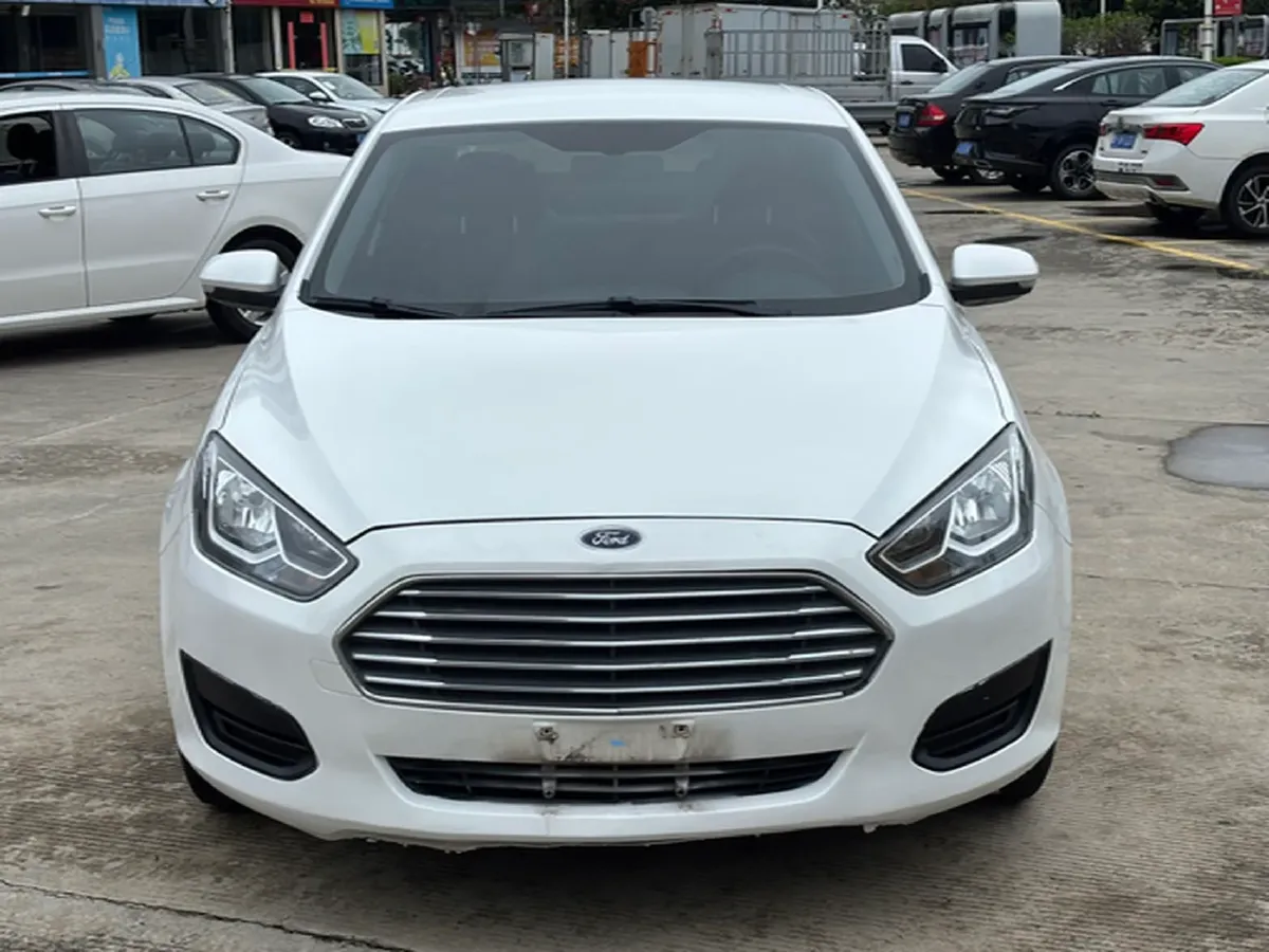 2019 Ford Escort 1.5L 122HP L3 6AT,autocango,china used car exporter,china ev exporter,chinese used car exporter,chinese used ev exporter