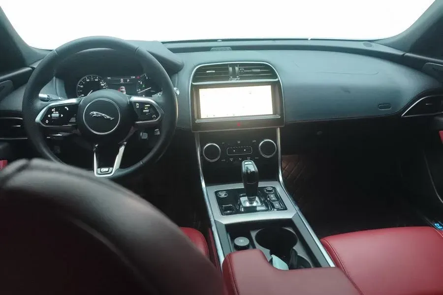 2020 Jaguar XEL 2.0T 200HP L4 8AT,autocango,china used car exporter,china ev exporter,chinese used car exporter,chinese used ev exporter