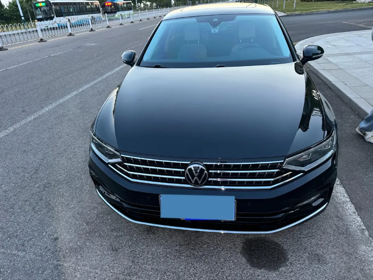 2023 Volkswagen Magotan 2.0T 186HP L4 7DCT,autocango,china used car exporter,china ev exporter,chinese used car exporter,chinese used ev exporter