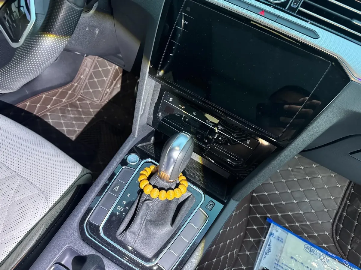 2023 Volkswagen Magotan 2.0T 186HP L4 7DCT,autocango,china used car exporter,china ev exporter,chinese used car exporter,chinese used ev exporter