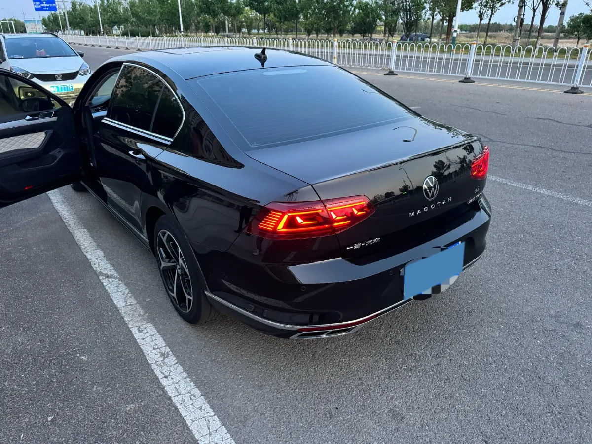 2023 Volkswagen Magotan 2.0T 186HP L4 7DCT,autocango,china used car exporter,china ev exporter,chinese used car exporter,chinese used ev exporter