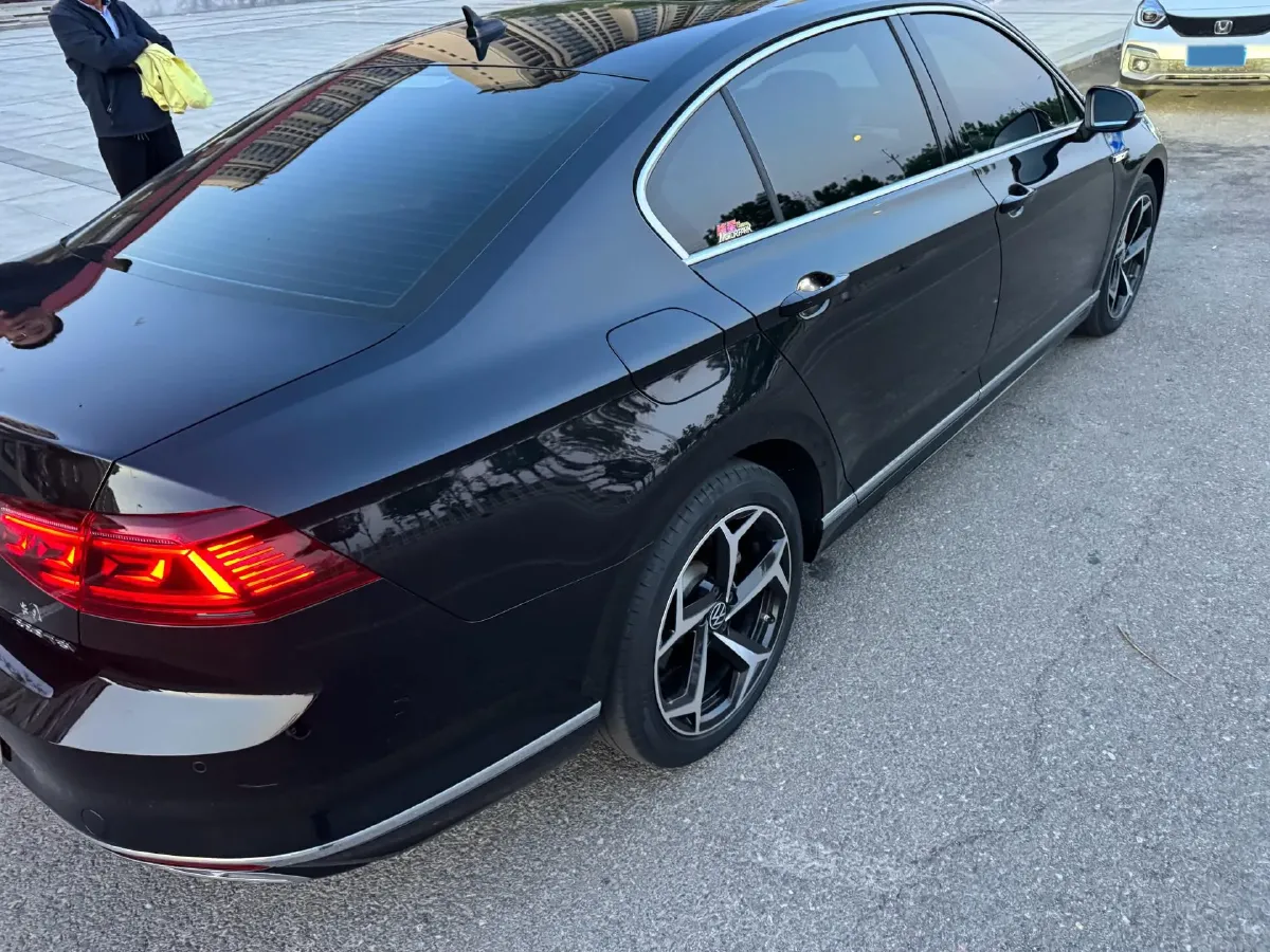 2023 Volkswagen Magotan 2.0T 186HP L4 7DCT,autocango,china used car exporter,china ev exporter,chinese used car exporter,chinese used ev exporter
