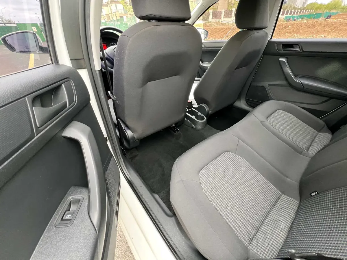2016 Volkswagen Santana 1.6L 110HP L4 5MT,autocango,china used car exporter,china ev exporter,chinese used car exporter,chinese used ev exporter