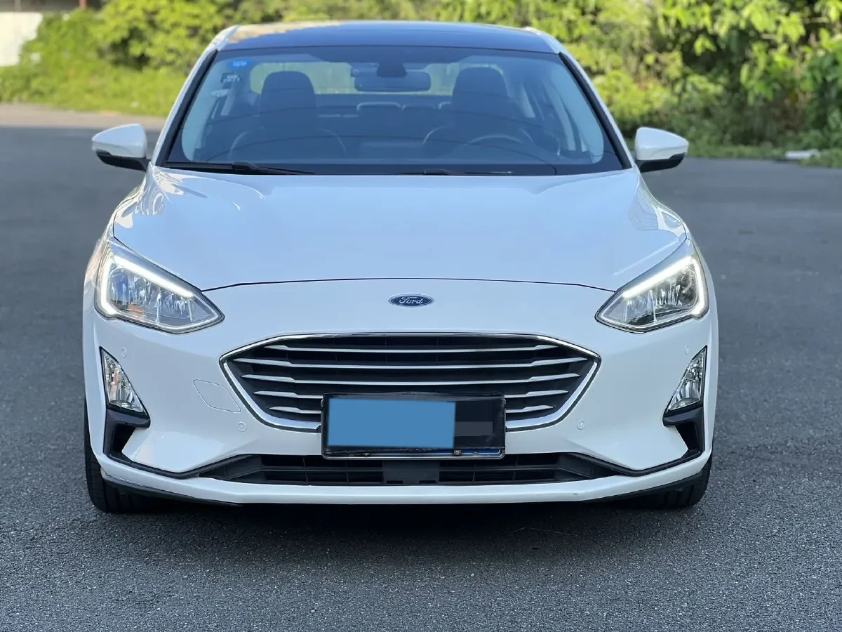 2019 Ford Focus 1.0T 128HP L3 8AT,autocango,china used car exporter,china ev exporter,chinese used car exporter,chinese used ev exporter