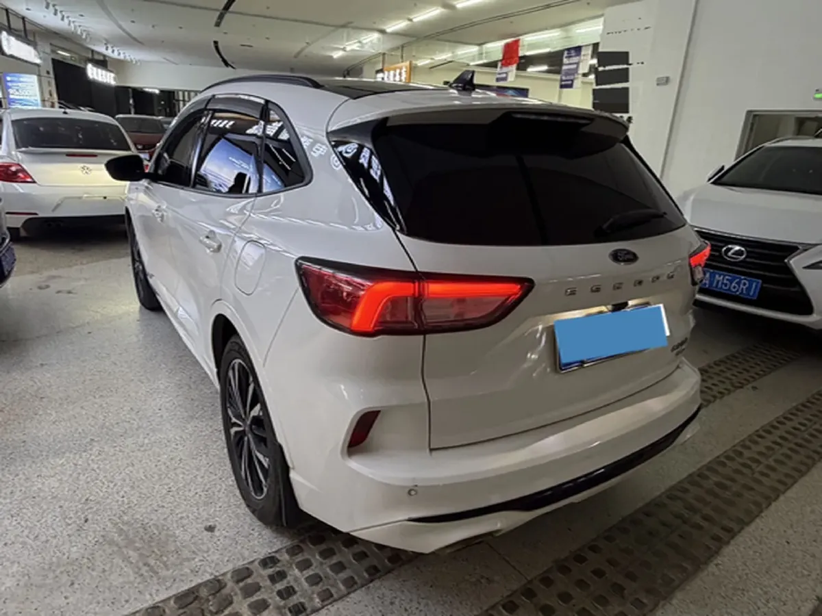 2020 Ford Escape 2.0T 248HP L4 8AT,autocango,china used car exporter,china ev exporter,chinese used car exporter,chinese used ev exporter