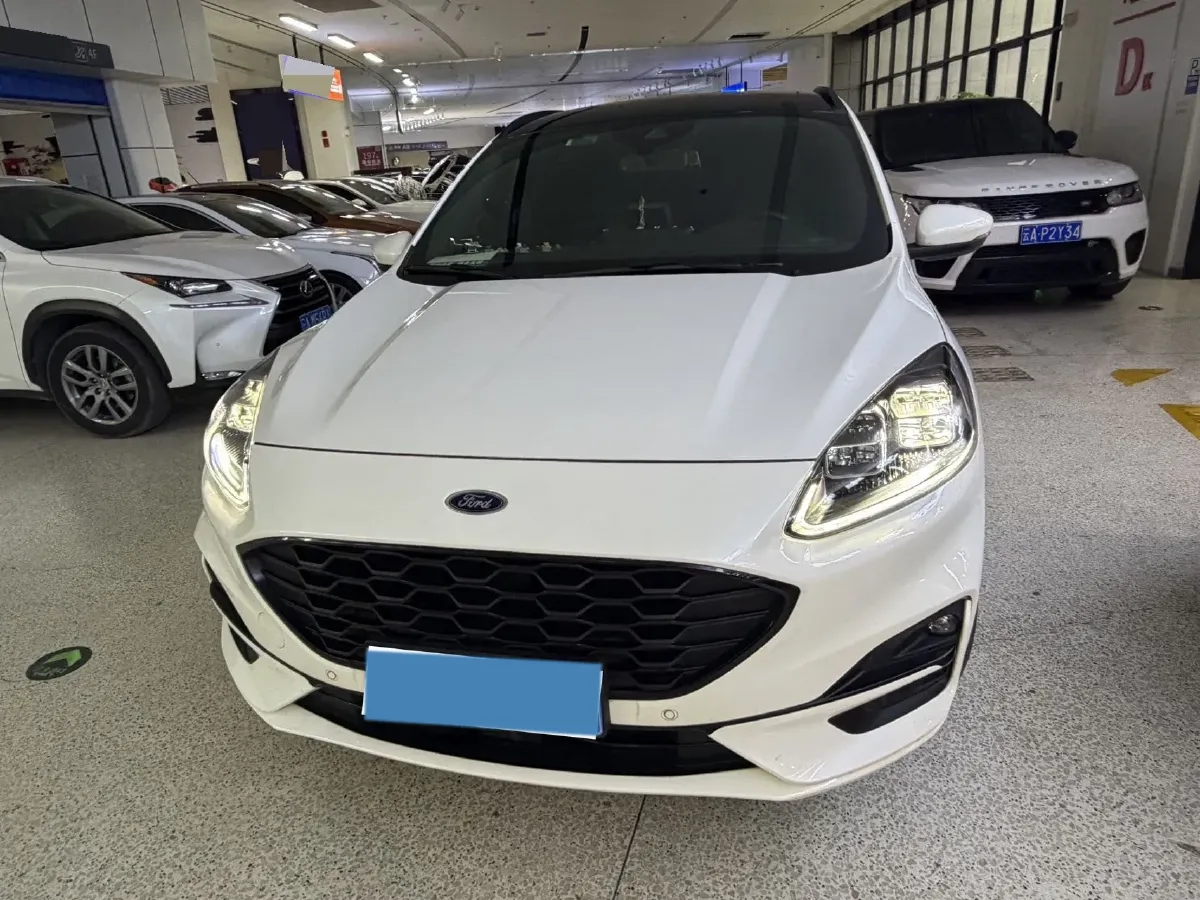 2020 Ford Escape 2.0T 248HP L4 8AT,autocango,china used car exporter,china ev exporter,chinese used car exporter,chinese used ev exporter