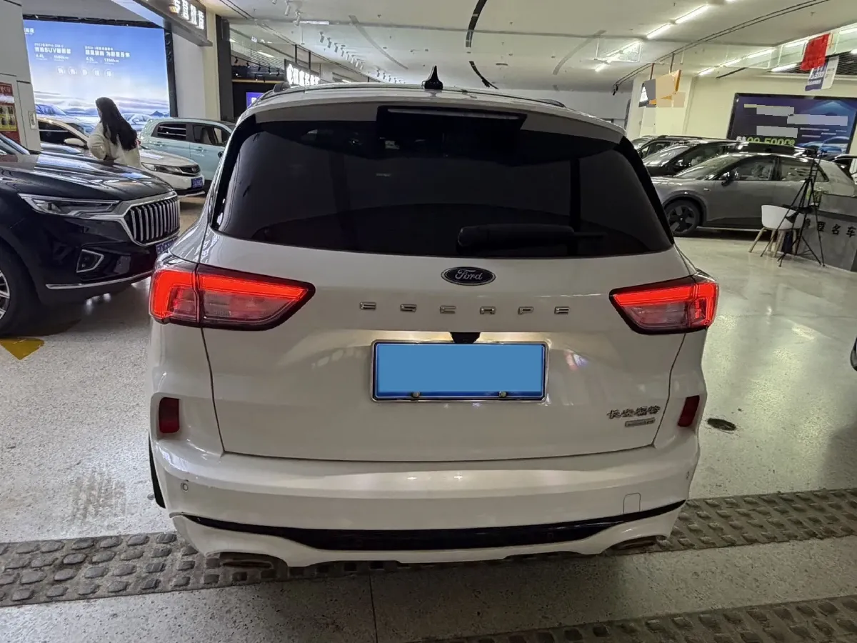 2020 Ford Escape 2.0T 248HP L4 8AT,autocango,china used car exporter,china ev exporter,chinese used car exporter,chinese used ev exporter