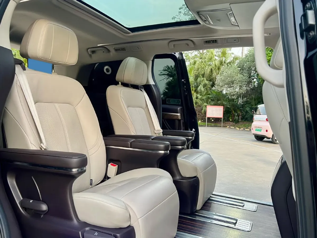 2021 GAC Trumpchi M8 2.0T 252HP L4 8AT,autocango,china used car exporter,china ev exporter,chinese used car exporter,chinese used ev exporter