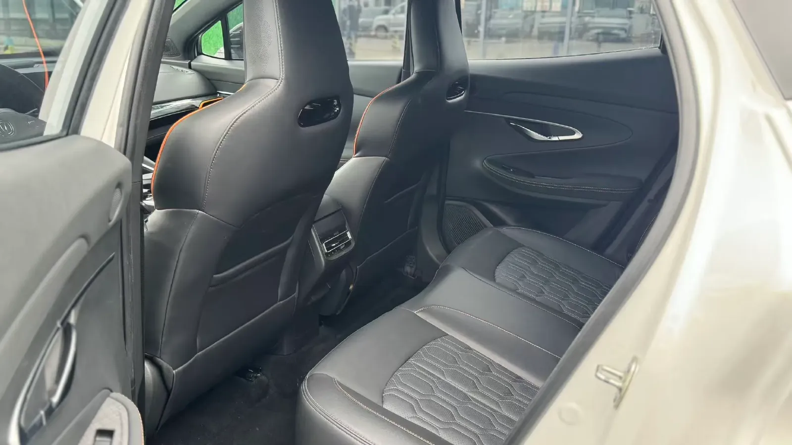 2022 ChangAn UNI-T 1.5T 188HP L4 7DCT,autocango,china used car exporter,china ev exporter,chinese used car exporter,chinese used ev exporter