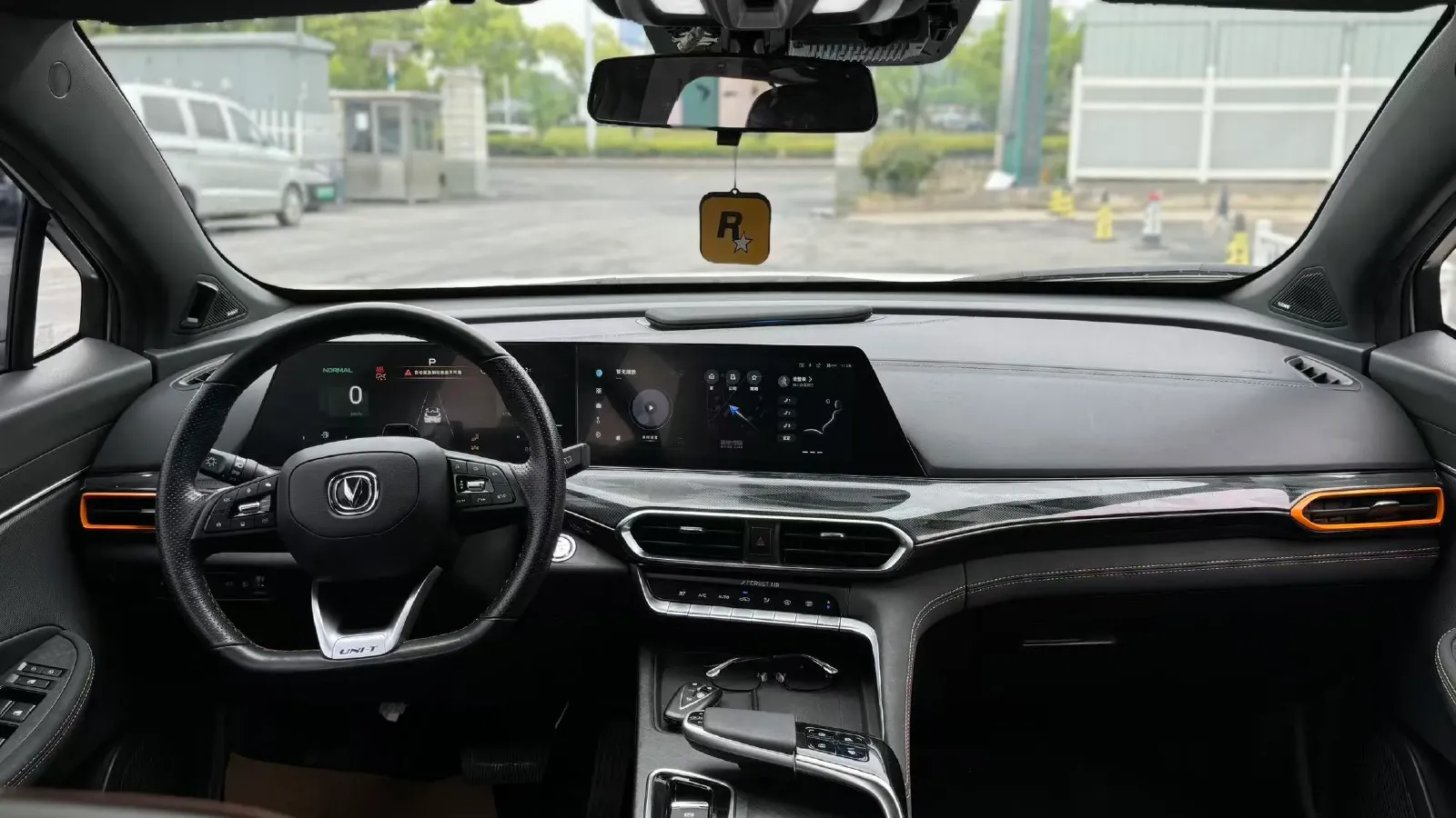 2022 ChangAn UNI-T 1.5T 188HP L4 7DCT,autocango,china used car exporter,china ev exporter,chinese used car exporter,chinese used ev exporter