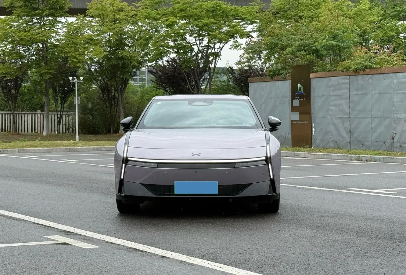 2025 Xpeng P7 BEV,autocango,china used car exporter,china ev exporter,chinese used car exporter,chinese used ev exporter