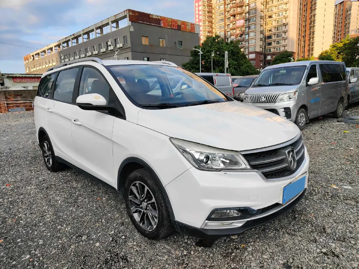 2021 BaoJun 730 1.5T 147HP L4 CVT,autocango,china used car exporter,china ev exporter,chinese used car exporter,chinese used ev exporter