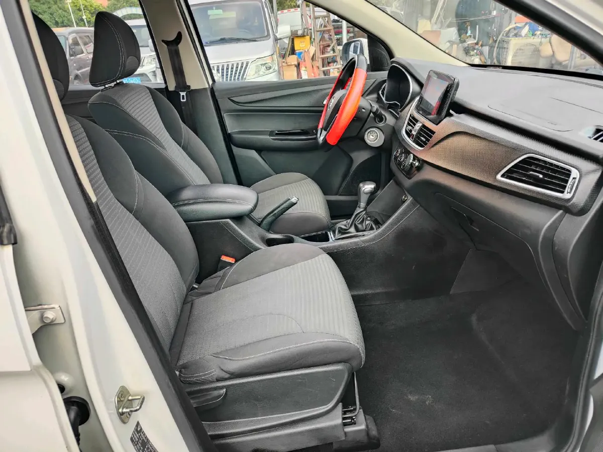 2021 BaoJun 730 1.5T 147HP L4 CVT,autocango,china used car exporter,china ev exporter,chinese used car exporter,chinese used ev exporter