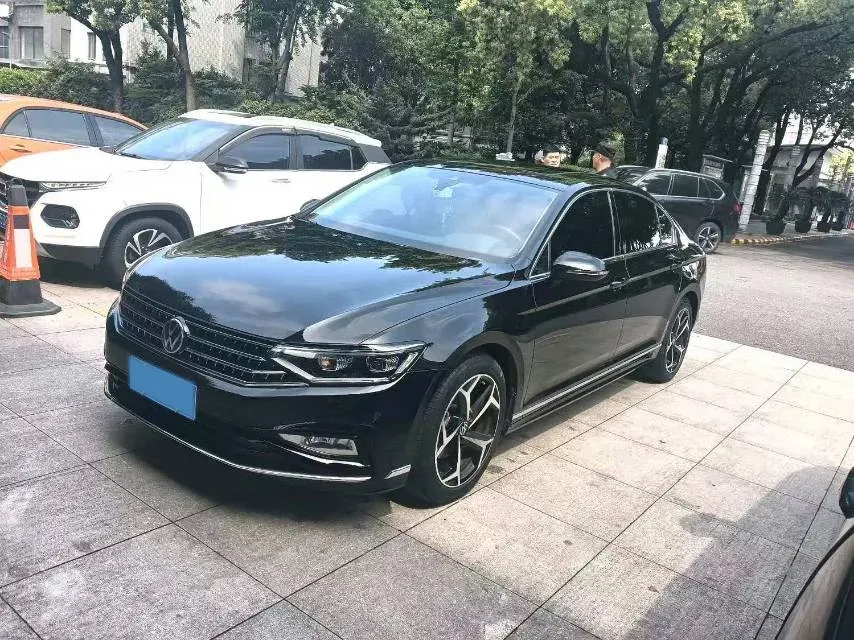 2024 Volkswagen Magotan 2.0T 186HP L4 7DCT,autocango,china used car exporter,china ev exporter,chinese used car exporter,chinese used ev exporter